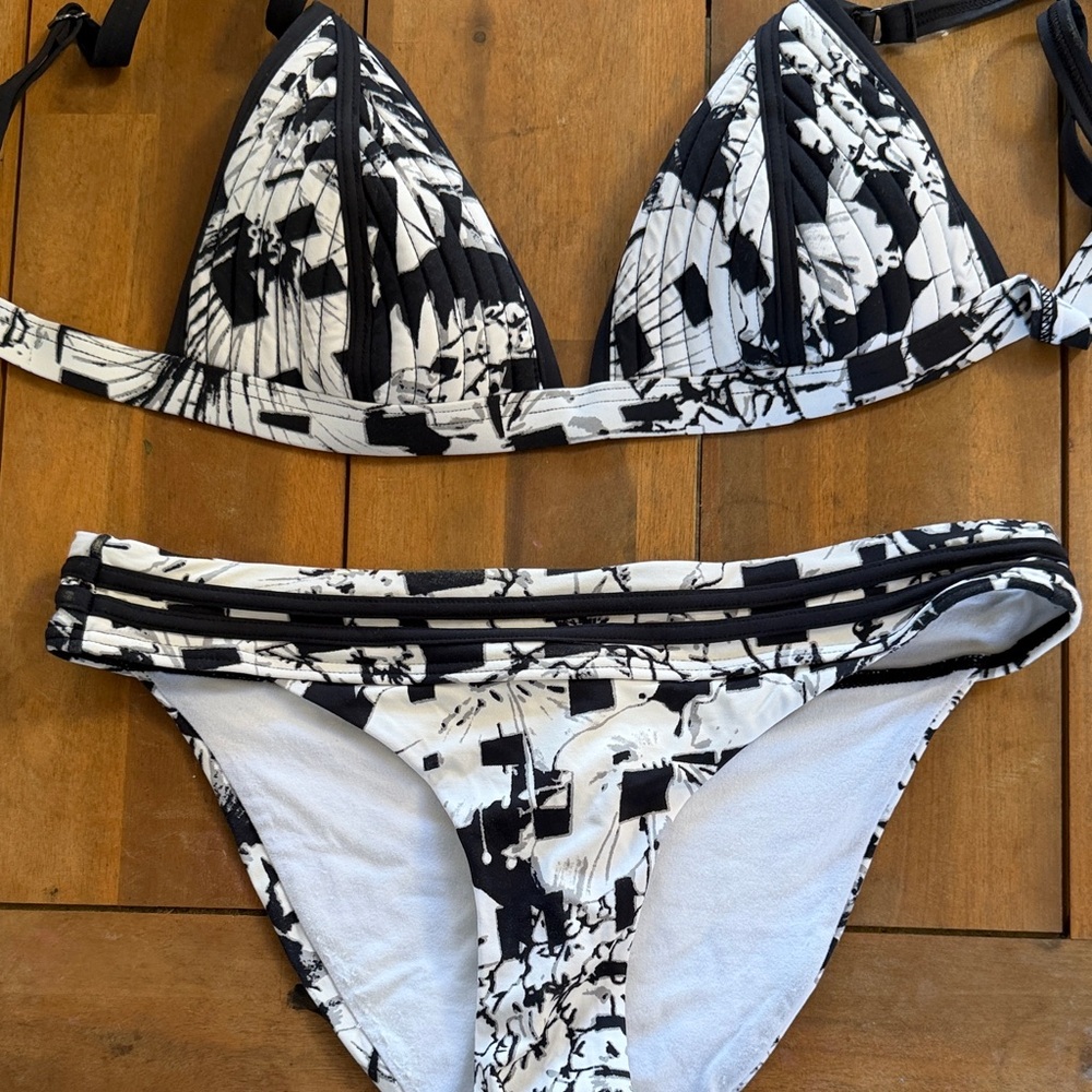 Black and White Bikini Set